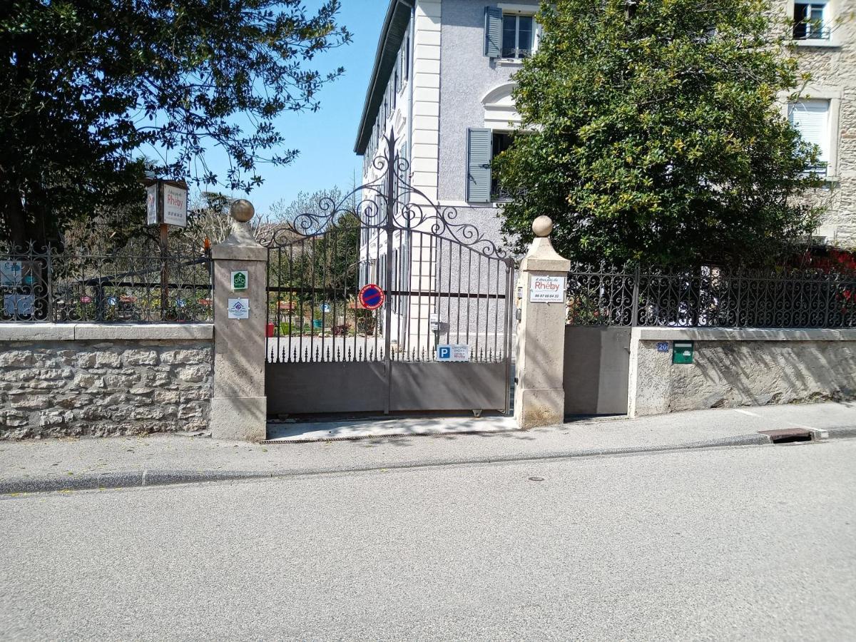 A Deux Pas Du Rheby Pensión 3*