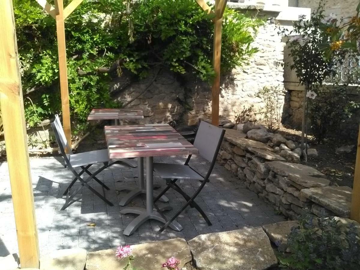 A Deux Pas Du Rheby Pensión 3*