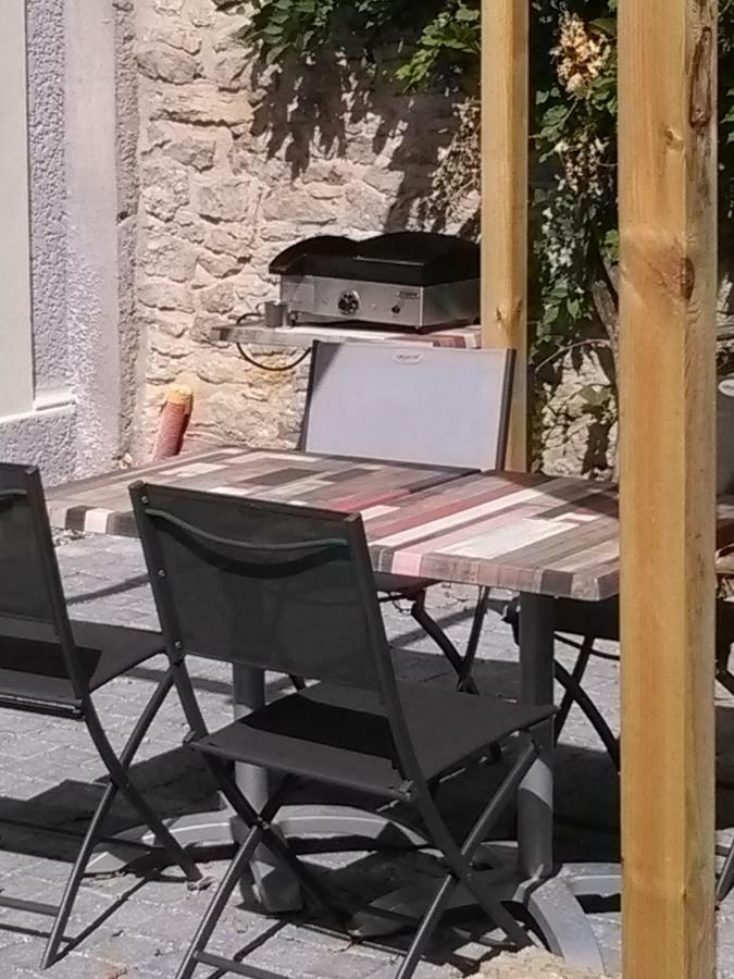 A Deux Pas Du Rheby Pensión Villebois